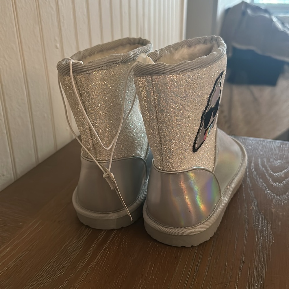 The Childrens Place Sz 5 Y Chalet Boots Faux Fur Lined Silver Holographic Emoji - Picture 5 of 15